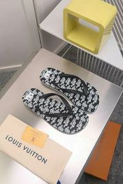 Picture of LV Slippers _SKU450815056821927